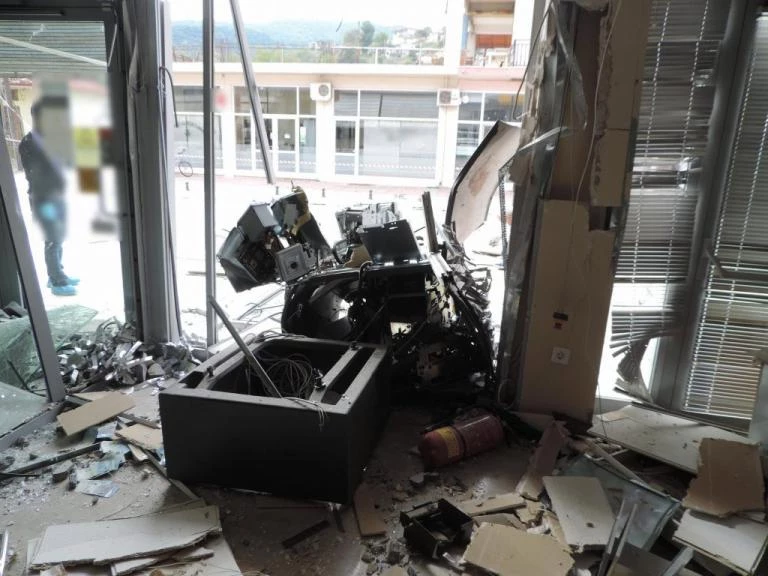 Πανικός στο Μενίδι από έκρηξη σε ΑΤΜ